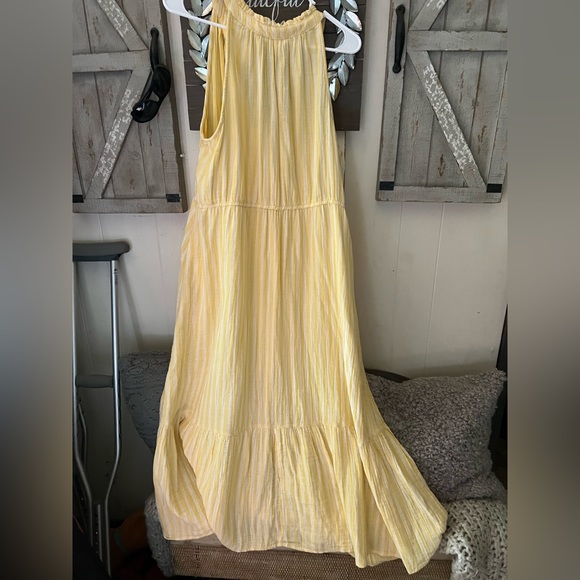 Size L yellow flowy dress - Picture 2 of 4